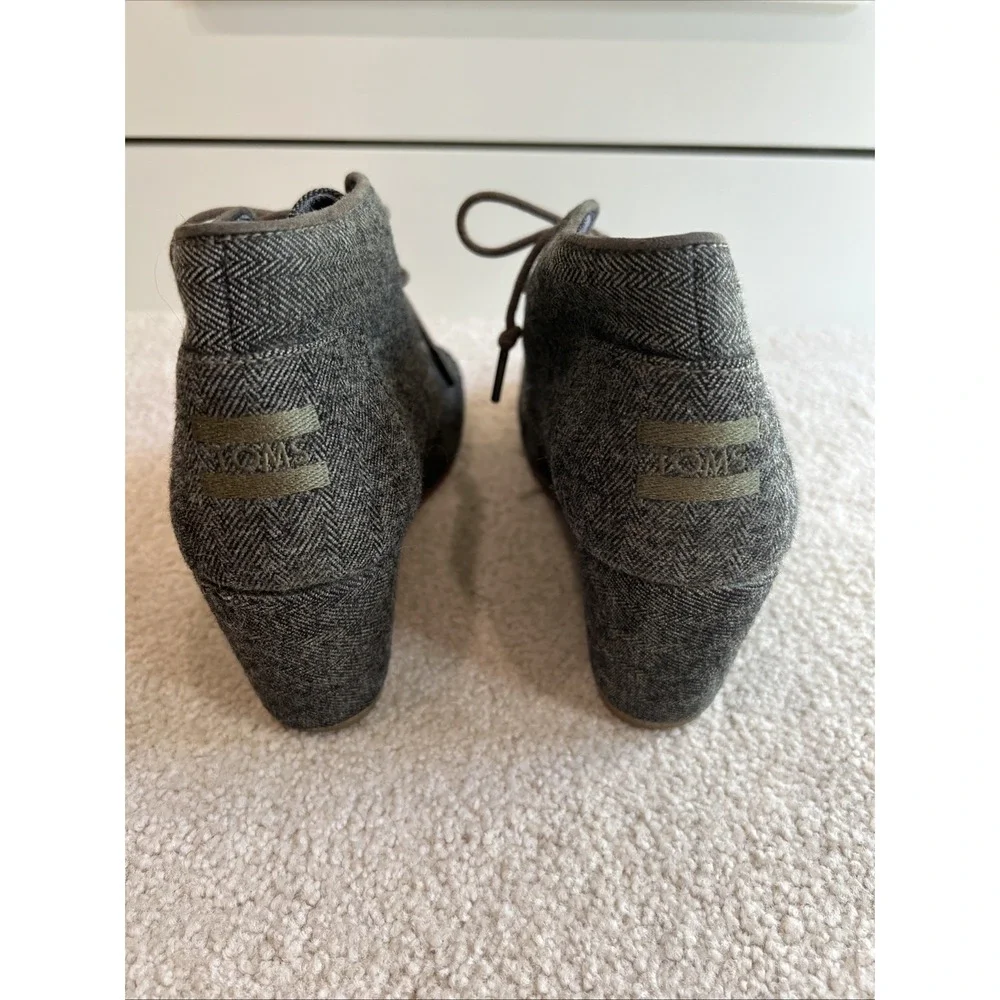 Toms Desert Wedge Herringbone Bootie Ankle Boots Size 8.5 Brown Fabric Academia